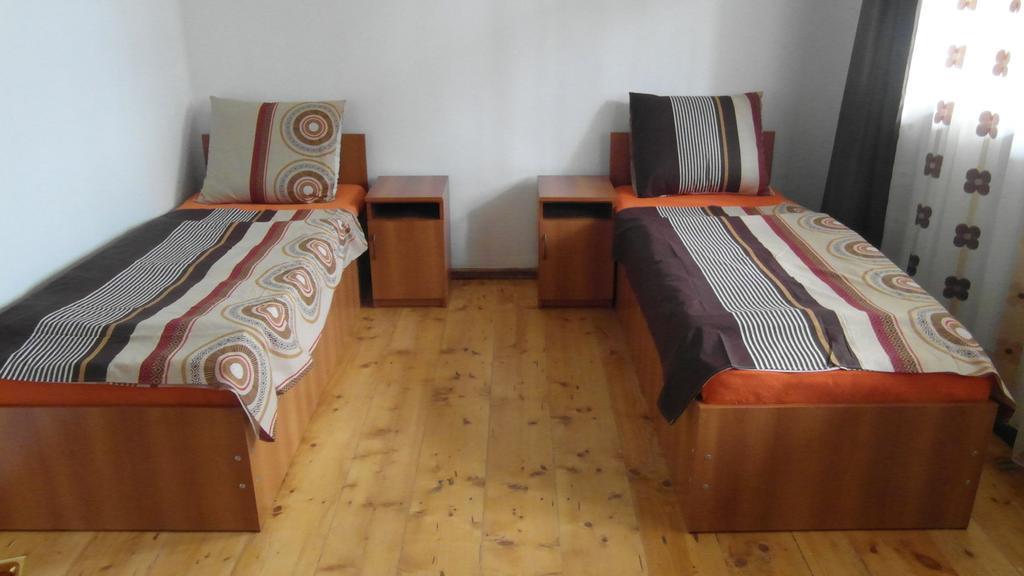 Gvirilas Sakhli Guest House Khashuri Habitación foto